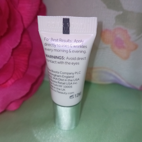 ⭐**NEW** No7 (line correcting)⭐(bundle (2) listings with a ⭐ for $15) - Picture 2 of 2